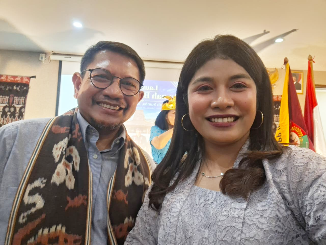 Adik Kaka dalam Persaudaraan Sumba. Tapi kok hidungnya mirip ya...