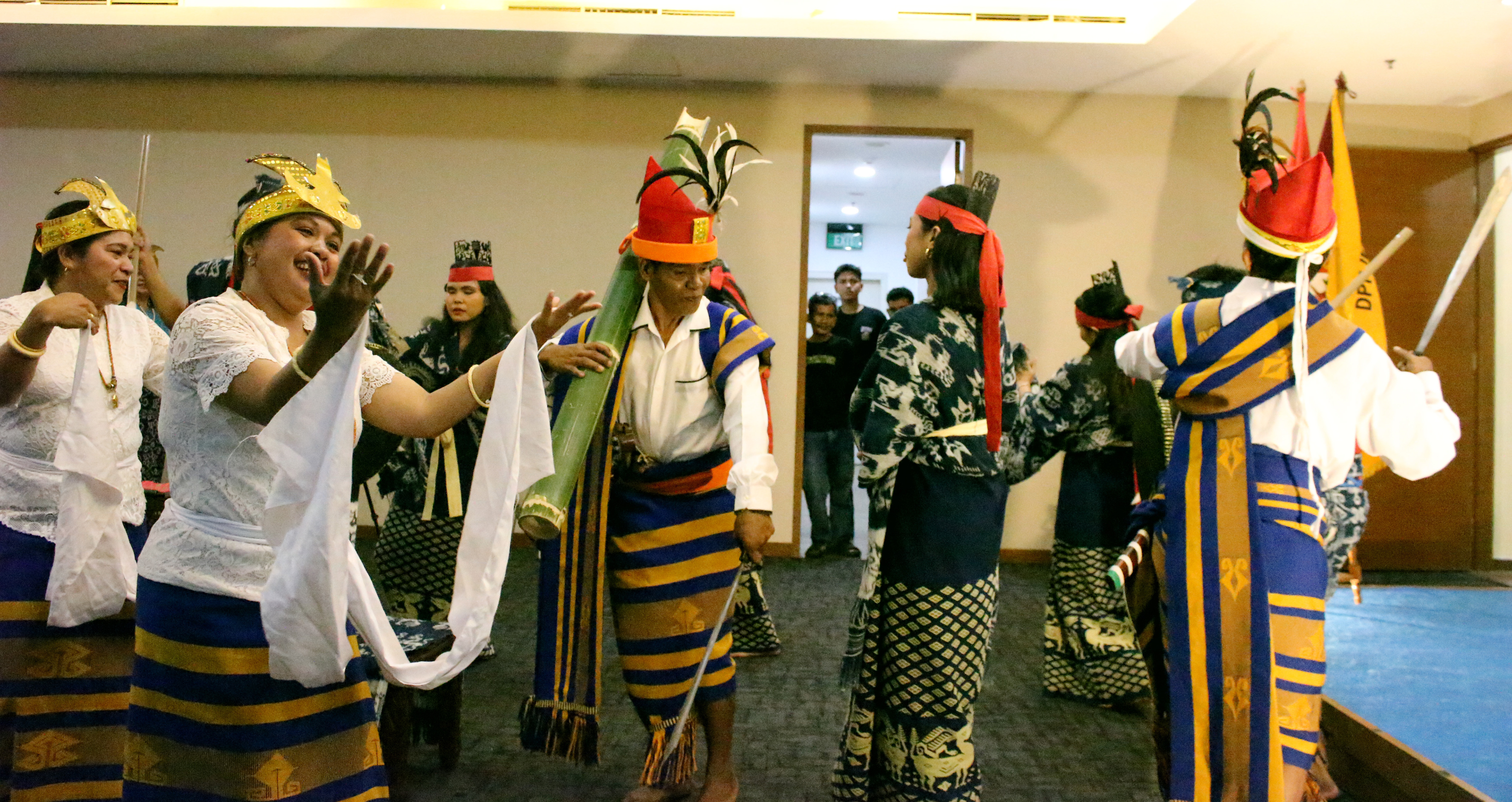 Aksi penari Kabela Sumba